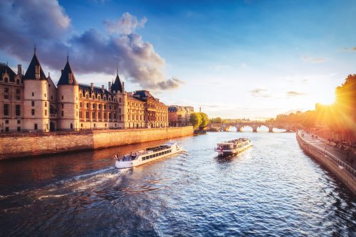 Shutterstock 731286733 Flusskreuzfahrt Scaled
